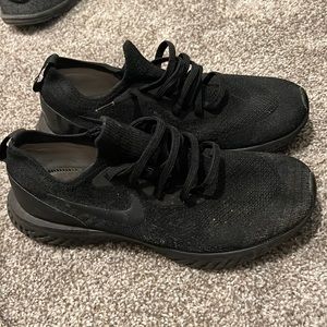 Nike Epic React Flyknit Men shoes. Size 9